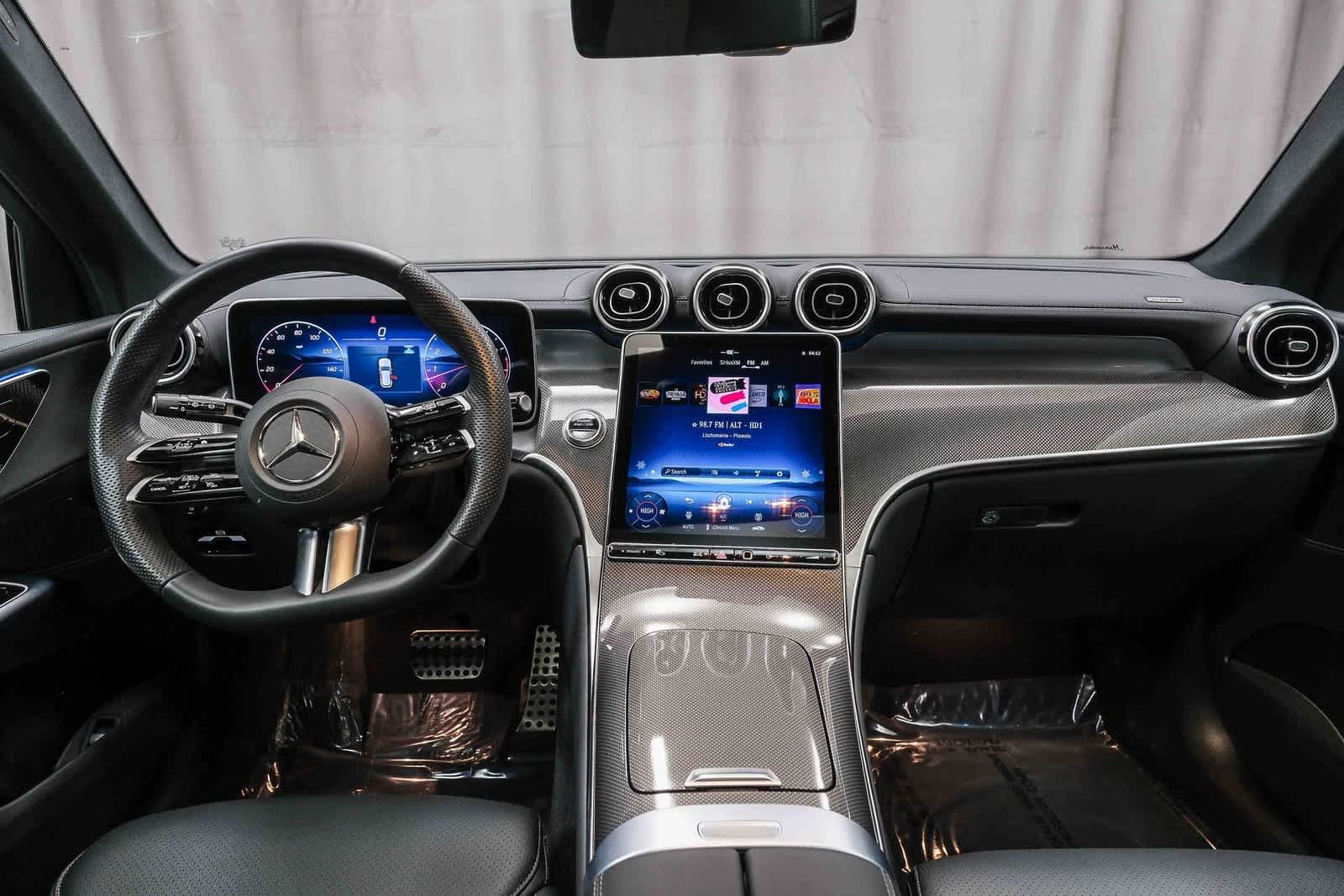 Thumbnail: 2025 Mercedes-Benz GLC - 13