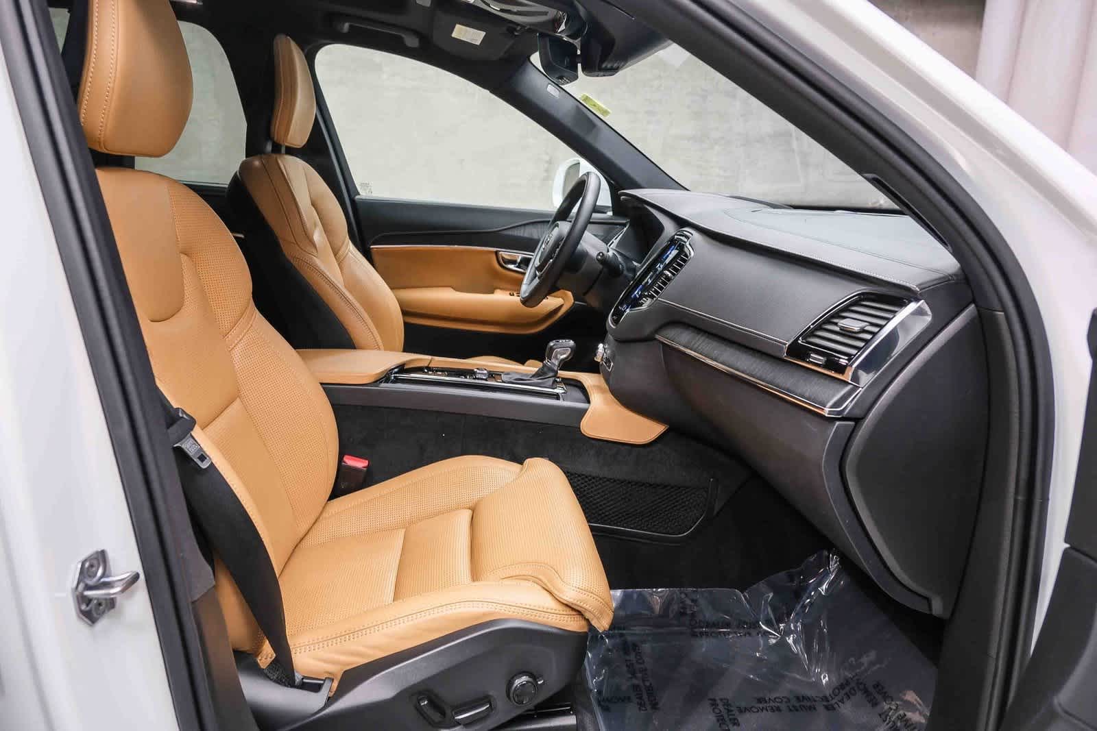 Thumbnail: 2021 Volvo XC90 - 16