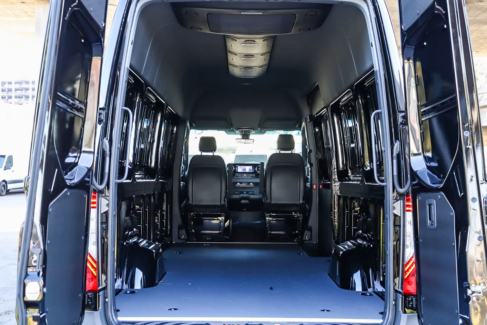 Thumbnail: 2026 Mercedes-Benz Sprinter - 32