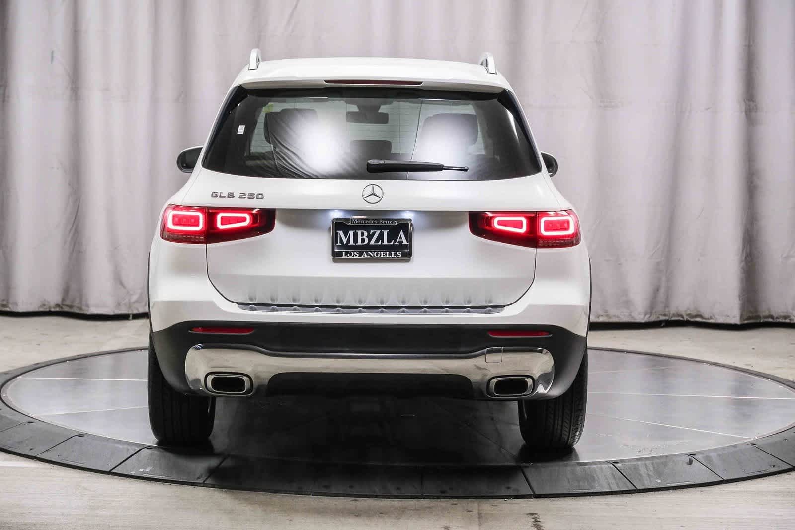 Thumbnail: 2022 Mercedes-Benz GLB - 3