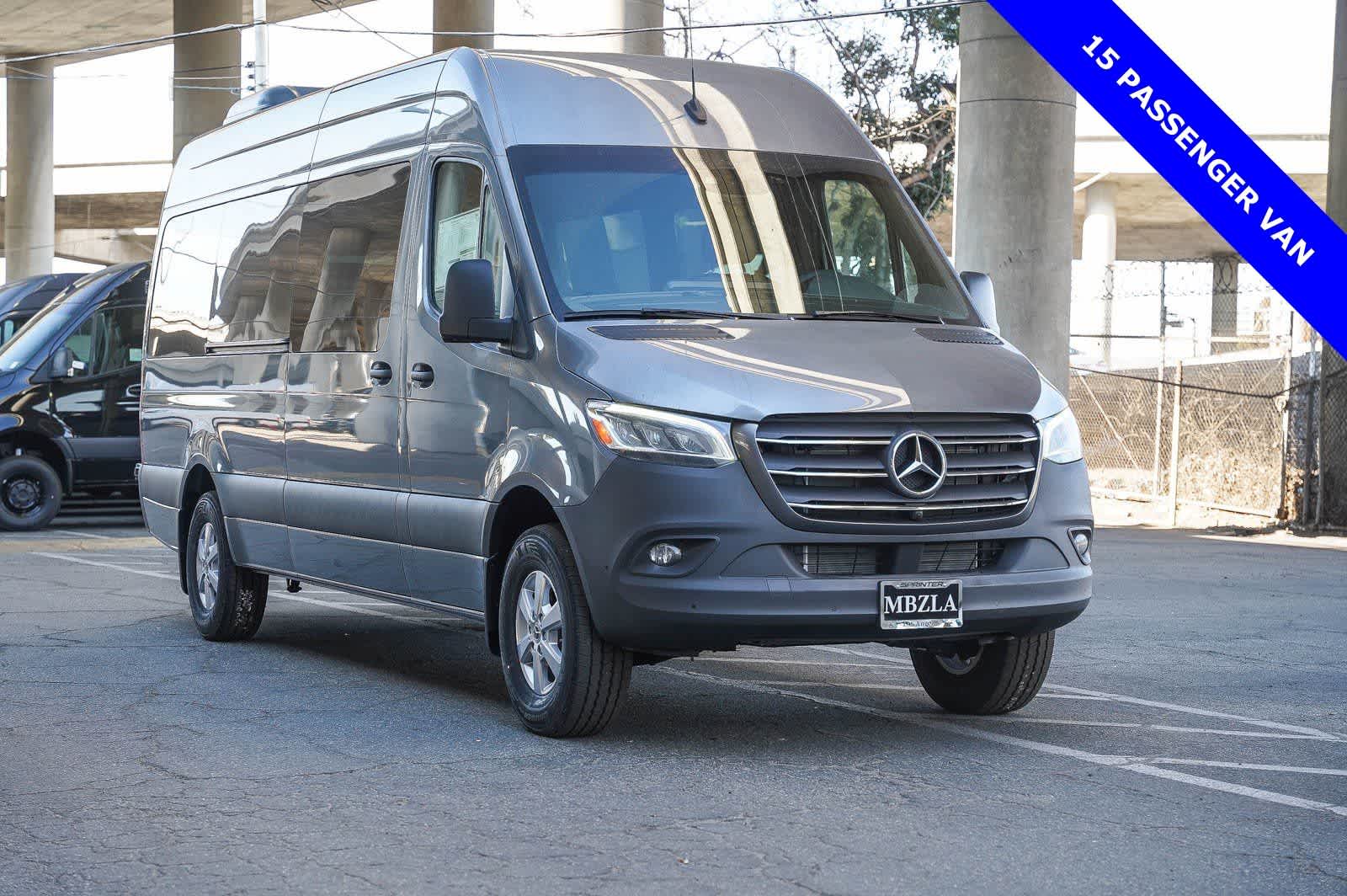 Thumbnail: 2024 Mercedes-Benz Sprinter - 3