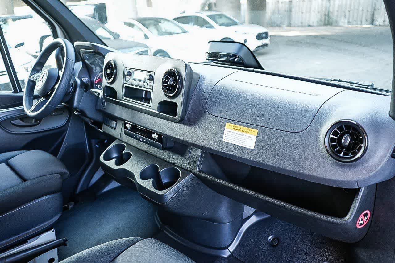 Thumbnail: 2026 Mercedes-Benz Sprinter - 13