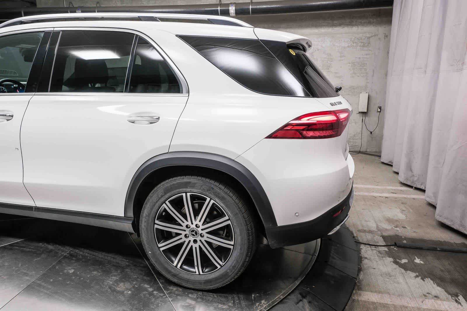 Thumbnail: 2026 Mercedes-Benz GLE - 8