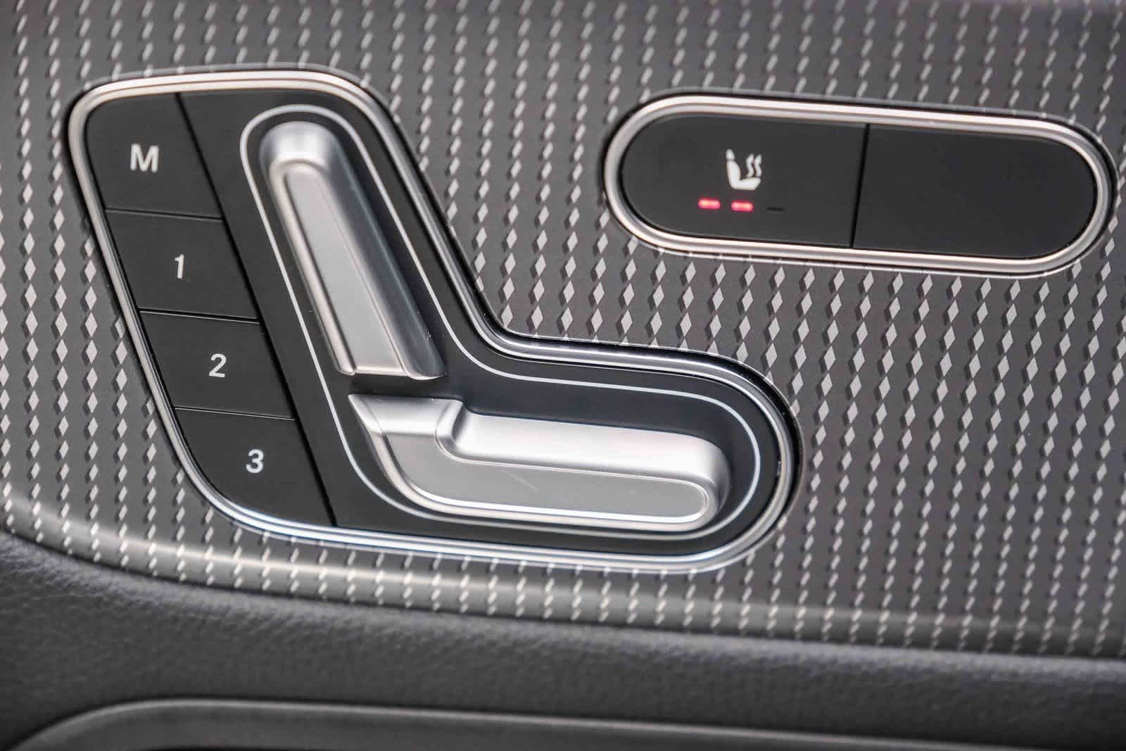 Thumbnail: 2023 Mercedes-Benz GLA - 24