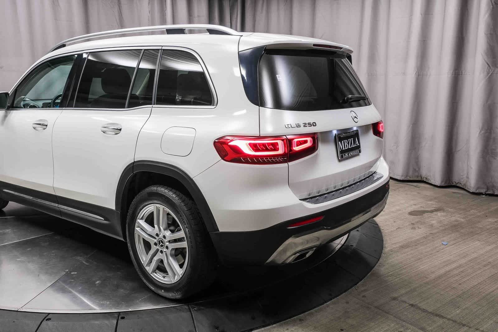 Thumbnail: 2022 Mercedes-Benz GLB - 8