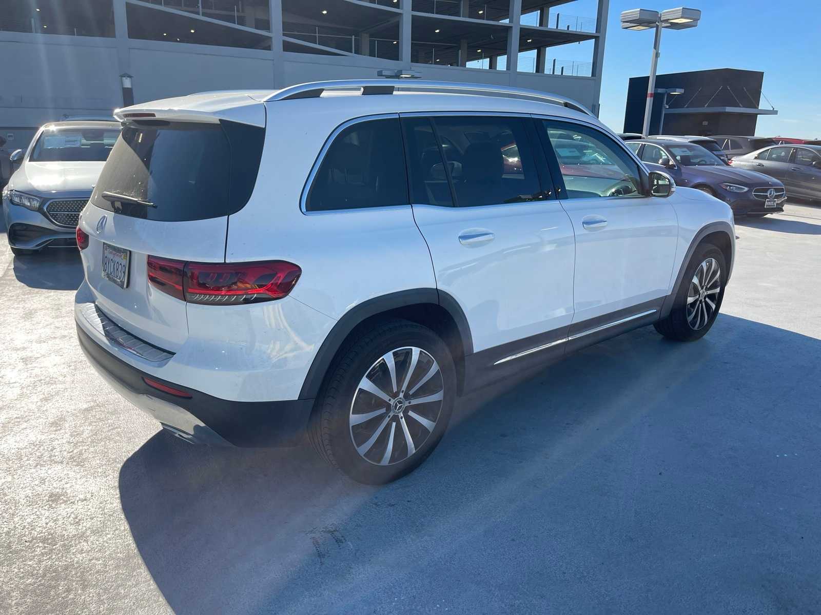 Thumbnail: 2021 Mercedes-Benz GLB - 3