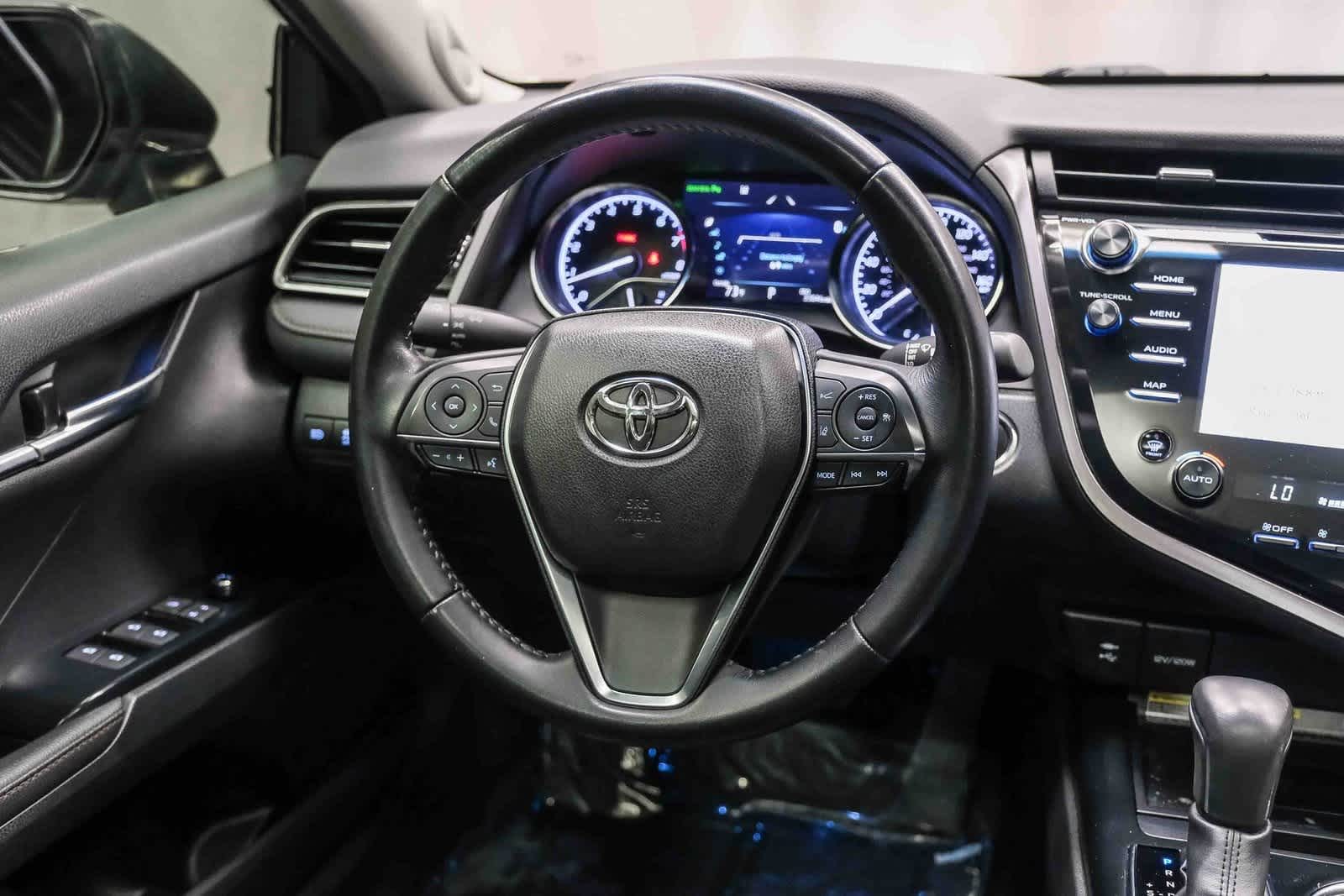 Thumbnail: 2019 Toyota Camry - 17