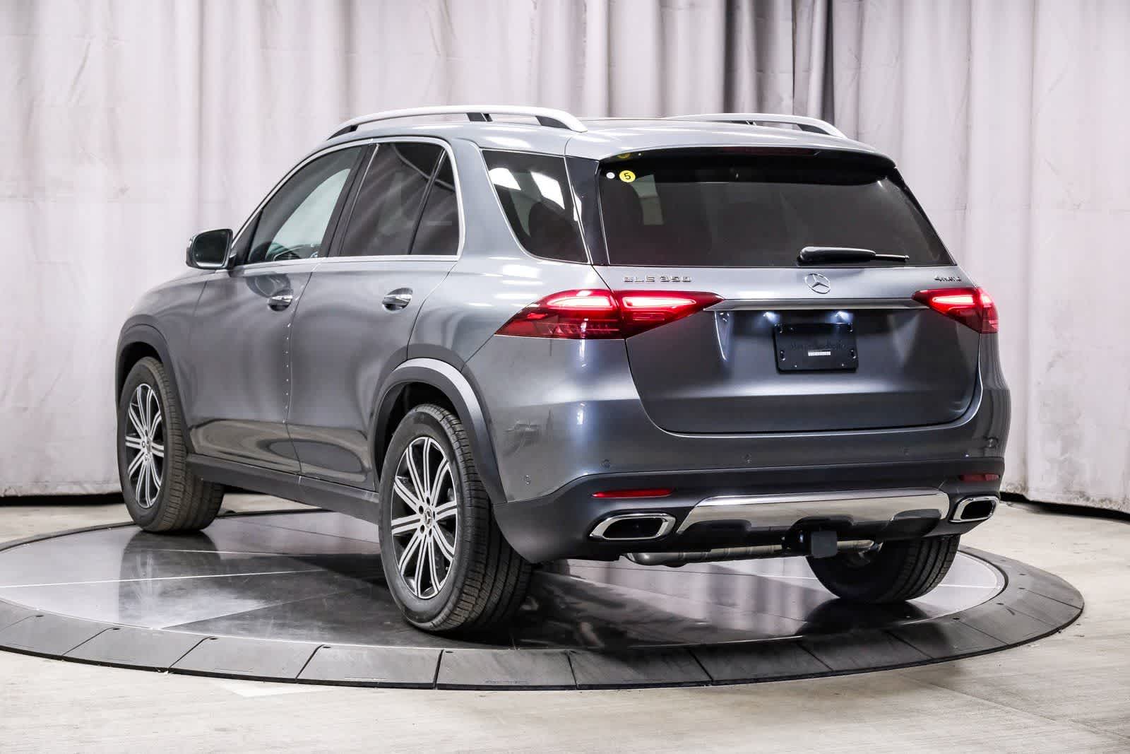 Thumbnail: 2026 Mercedes-Benz GLE - 2