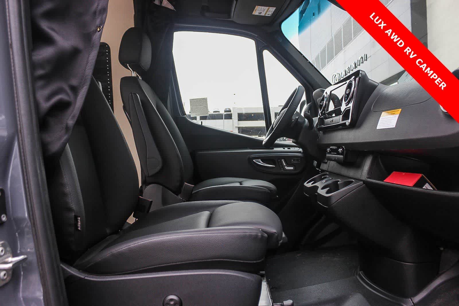 Thumbnail: 2023 Mercedes-Benz Sprinter - 17