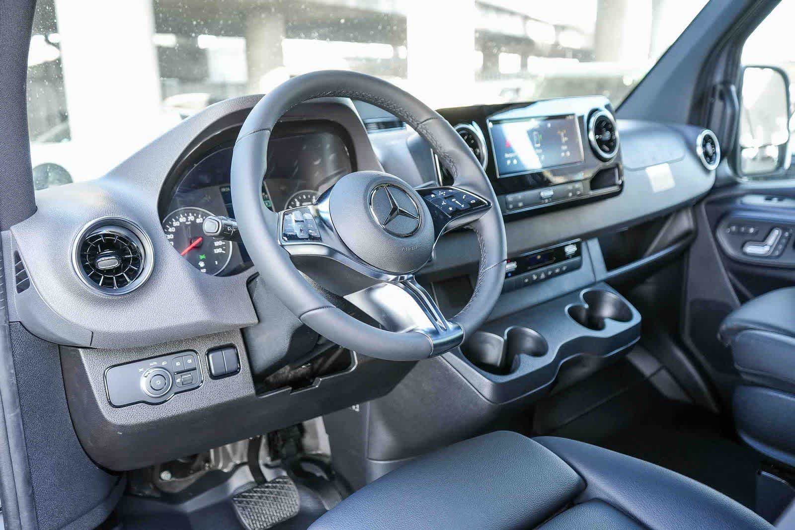 Thumbnail: 2026 Mercedes-Benz Sprinter - 12