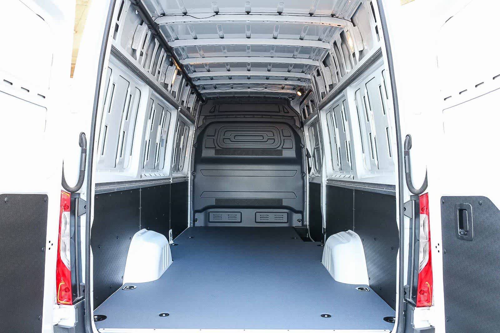 Thumbnail: 2024 Mercedes-Benz eSprinter - 24