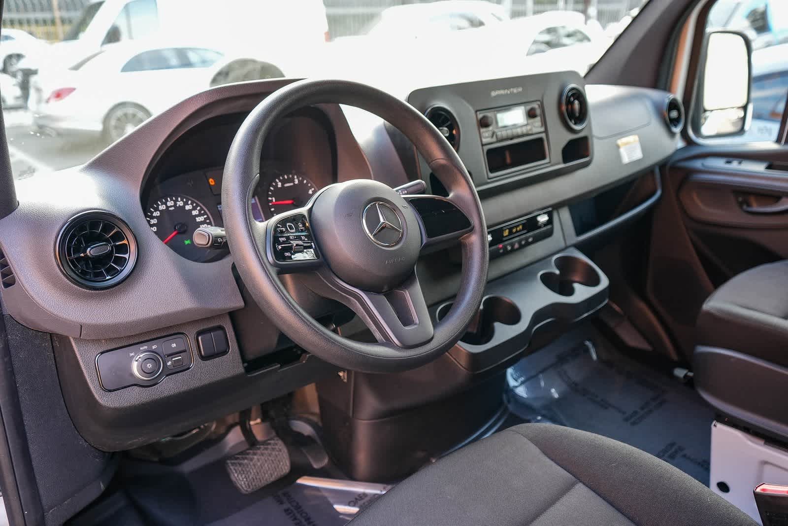 Thumbnail: 2021 Mercedes-Benz Sprinter - 12