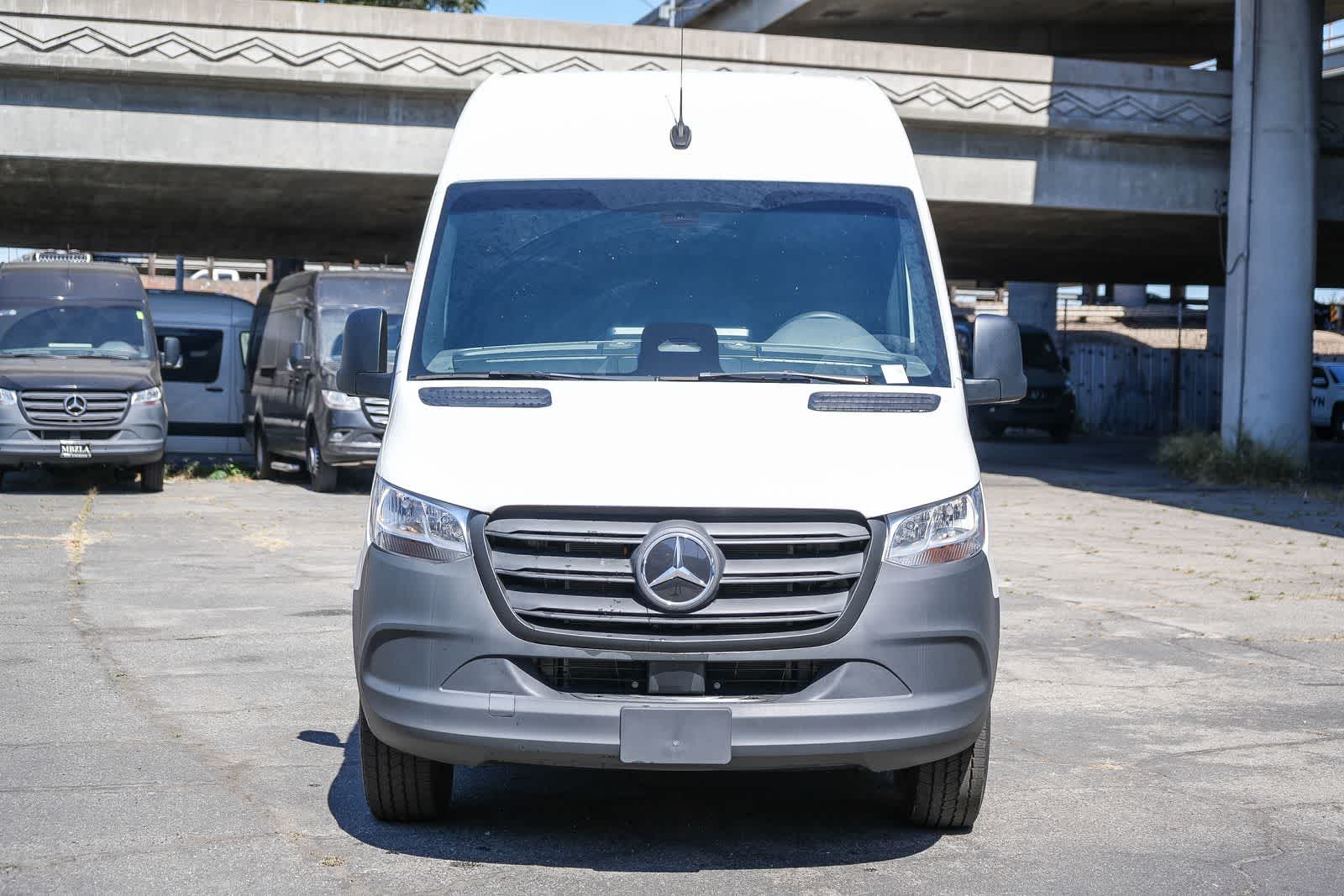 Thumbnail: 2025 Mercedes-Benz eSprinter - 2