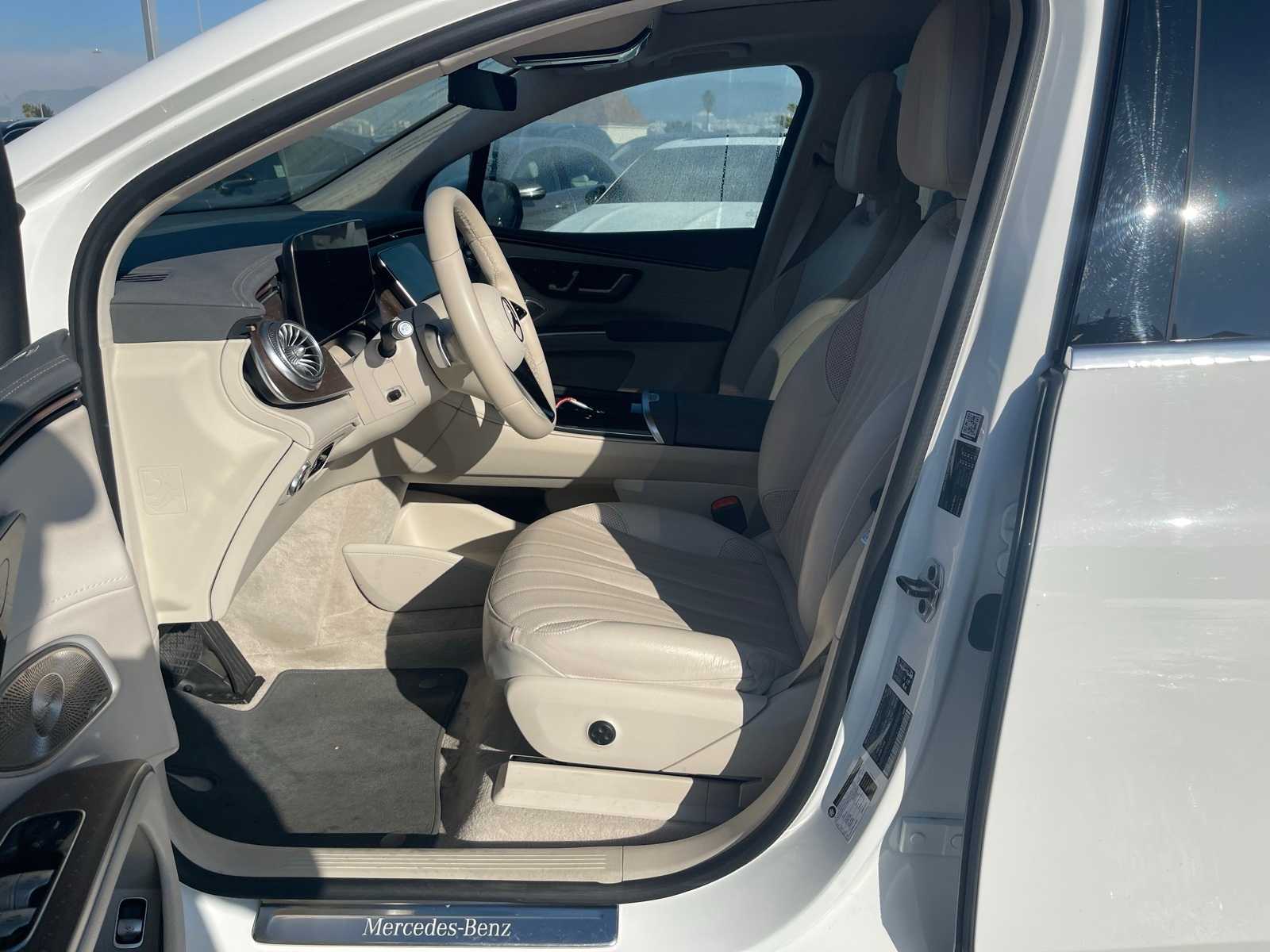 Thumbnail: 2023 Mercedes-Benz EQS - 6