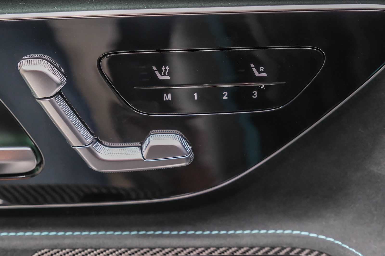 Thumbnail: 2025 Mercedes-Benz AMG GT - 22