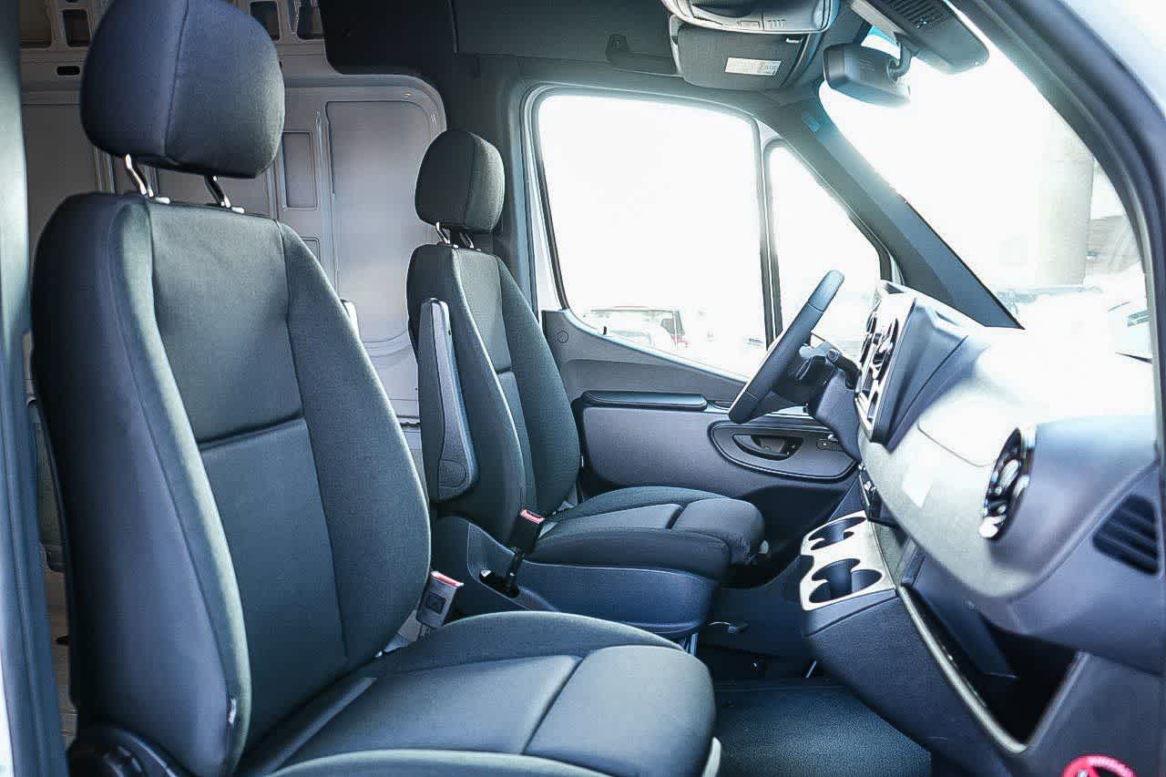 Thumbnail: 2026 Mercedes-Benz Sprinter - 14