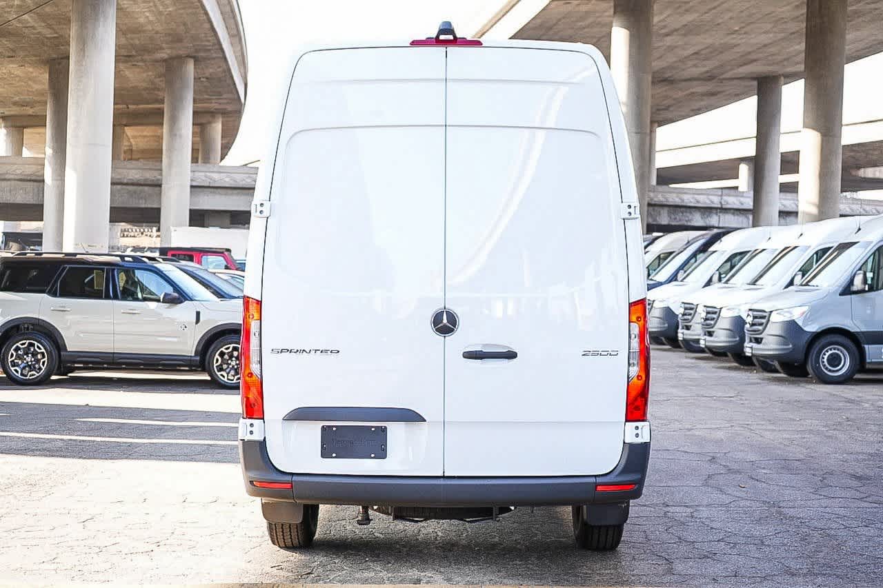 Thumbnail: 2026 Mercedes-Benz Sprinter - 7
