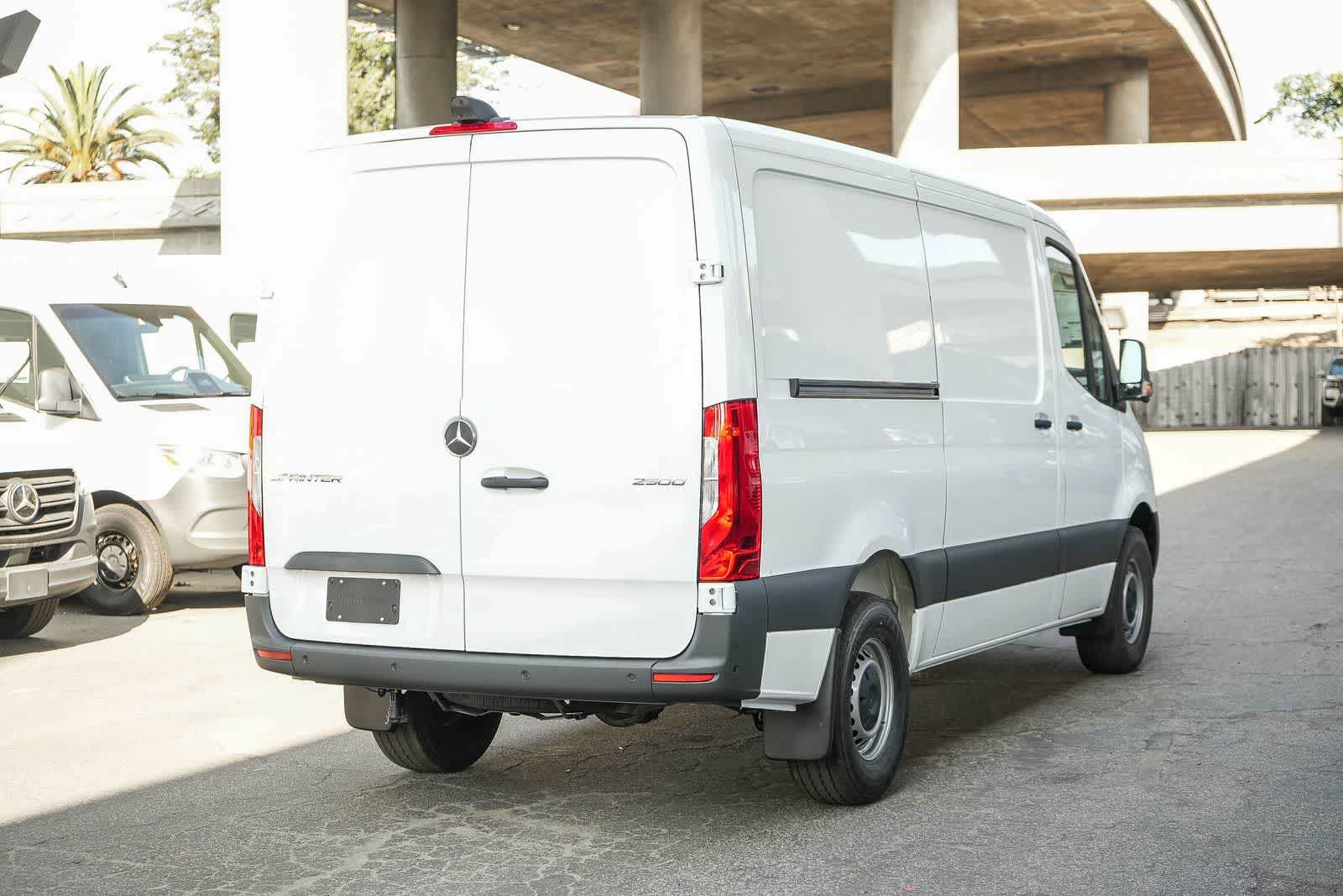 Thumbnail: 2026 Mercedes-Benz Sprinter - 7