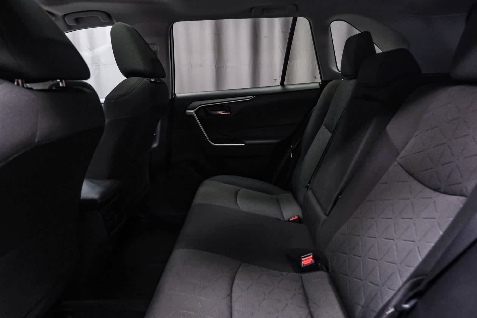 Thumbnail: 2022 Toyota RAV4 - 18