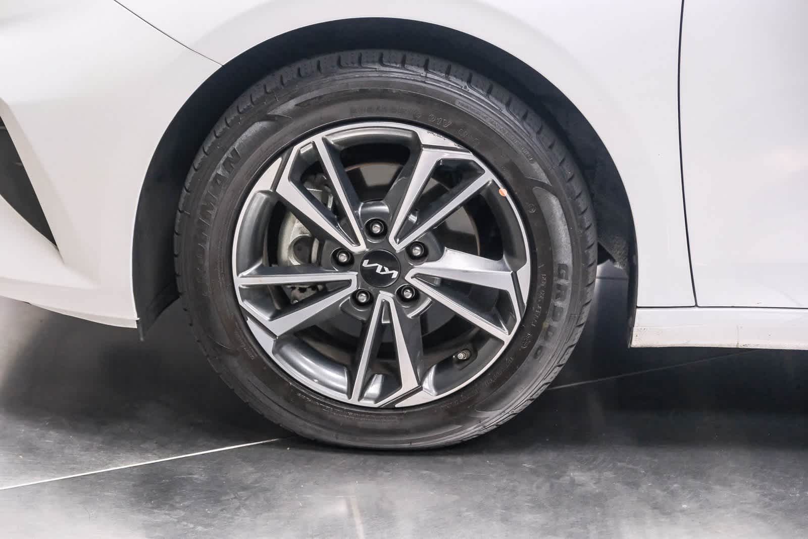 Thumbnail: 2023 Kia Forte - 10