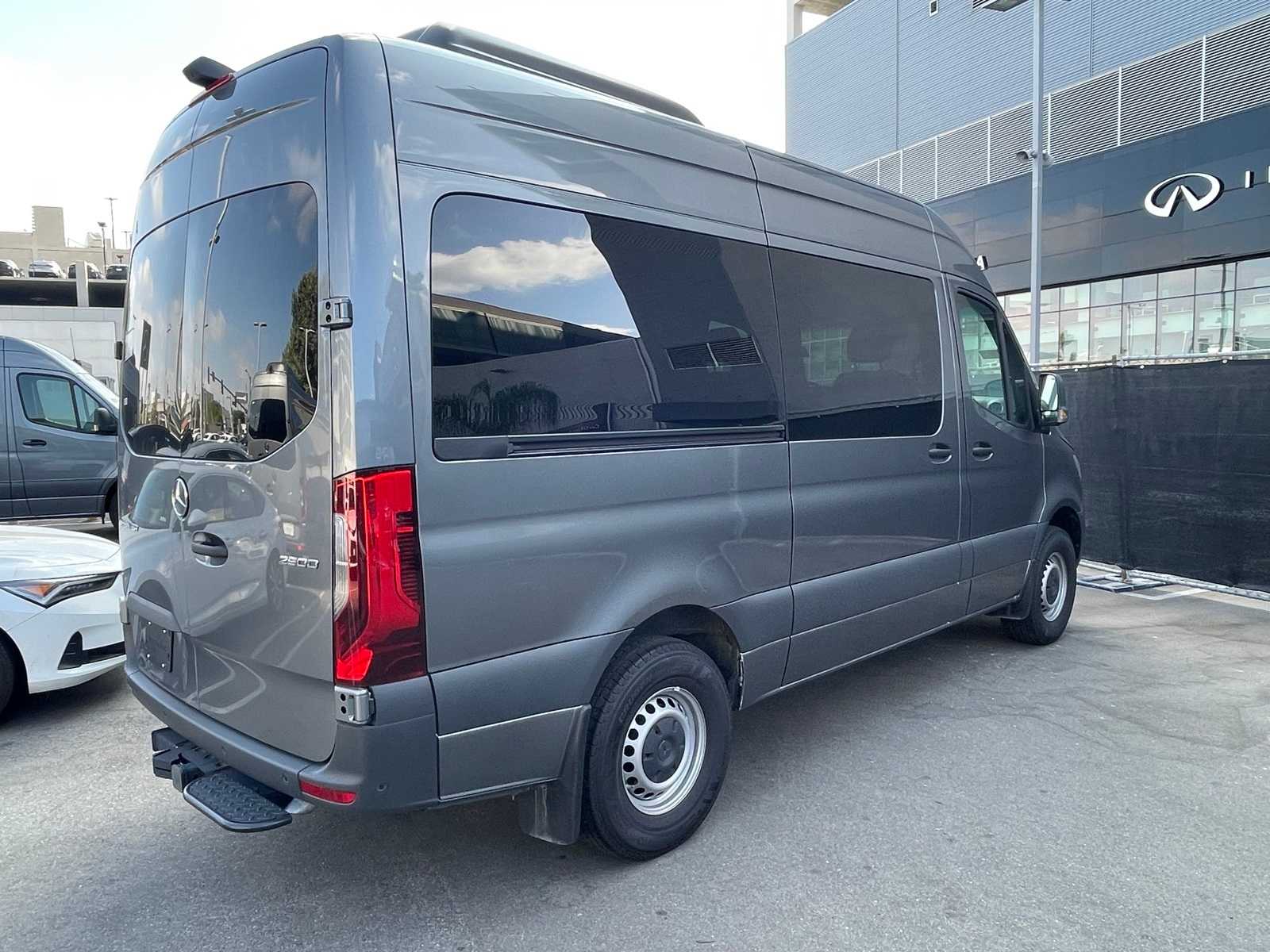 Thumbnail: 2024 Mercedes-Benz Sprinter - 3