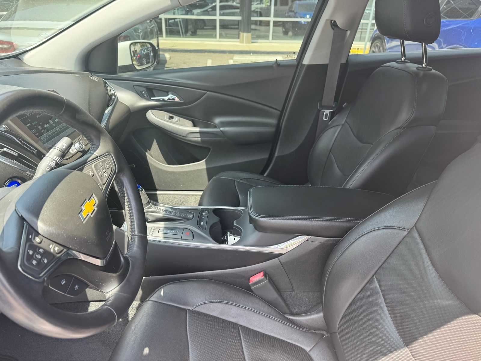 Thumbnail: 2017 Chevrolet Volt - 5