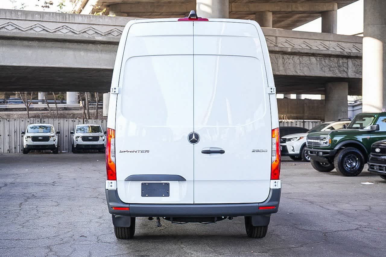 Thumbnail: 2026 Mercedes-Benz Sprinter - 7