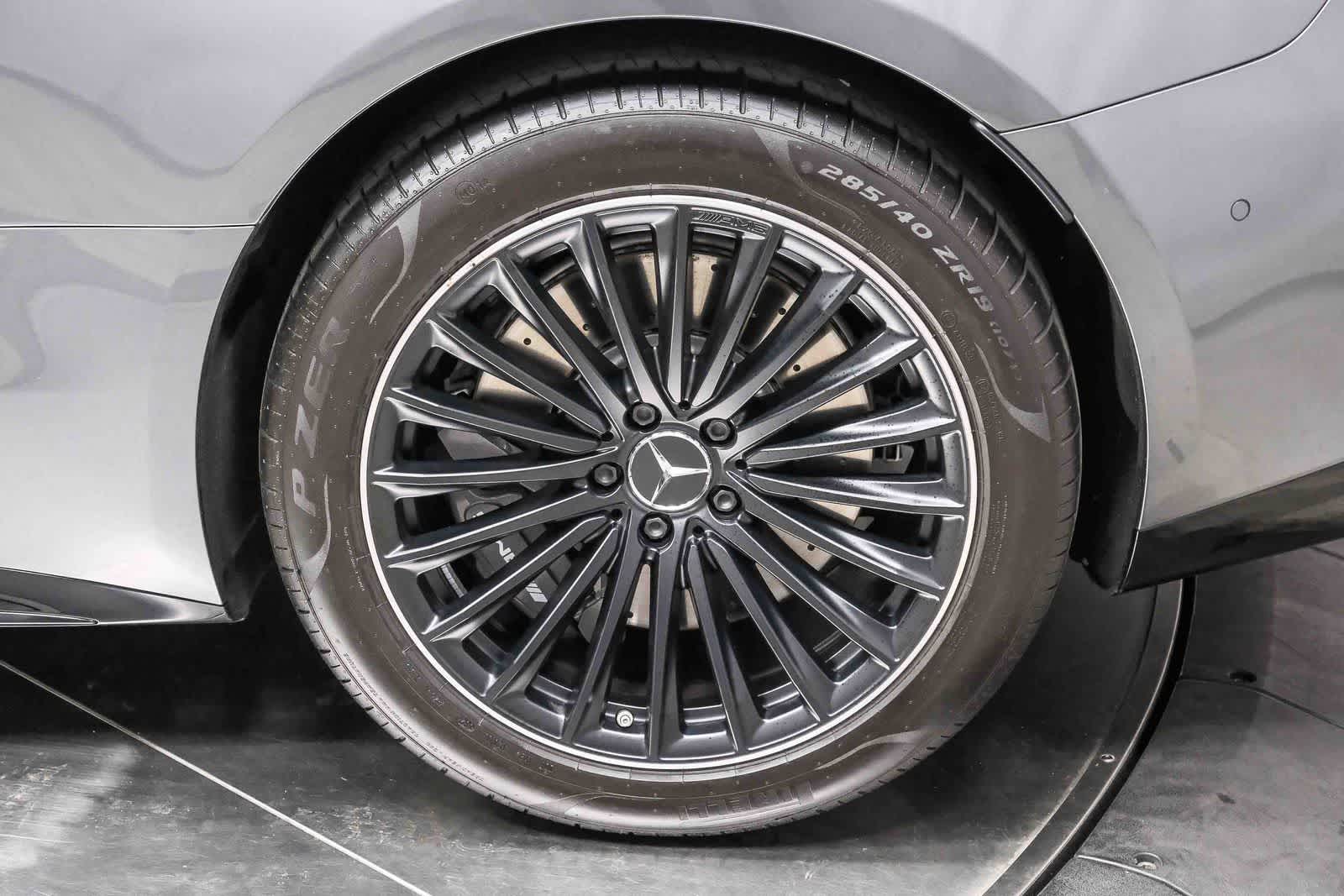 Thumbnail: 2025 Mercedes-Benz AMG GT - 9