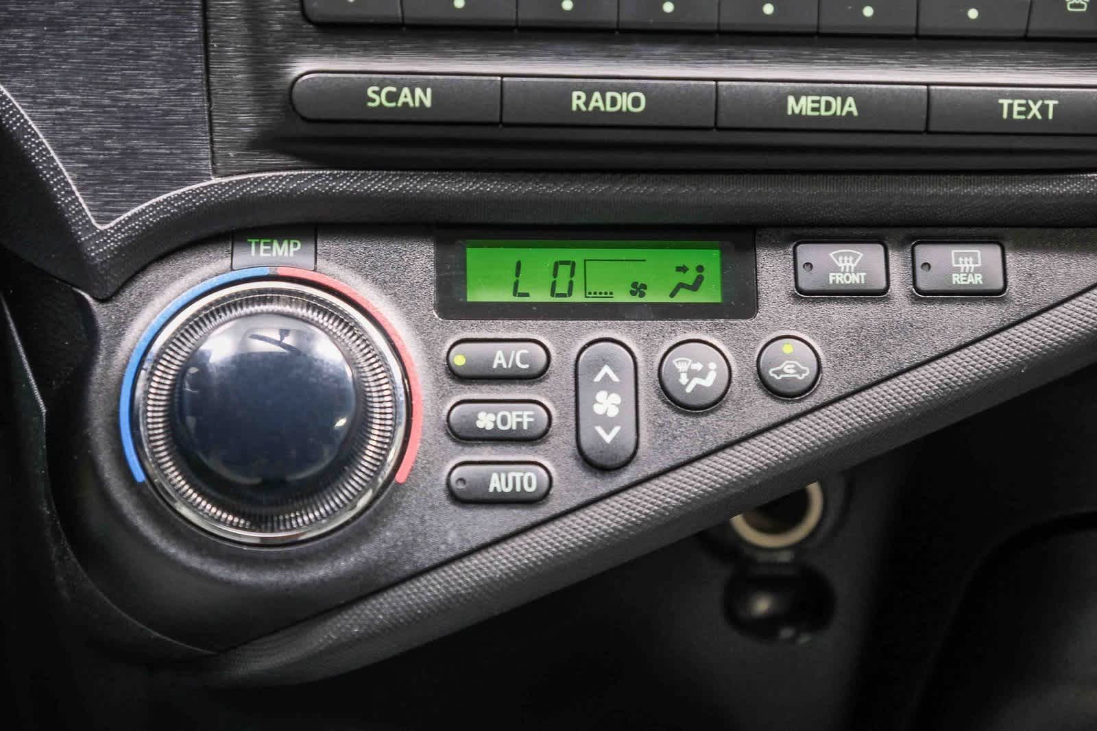 Thumbnail: 2014 Toyota Prius c - 15