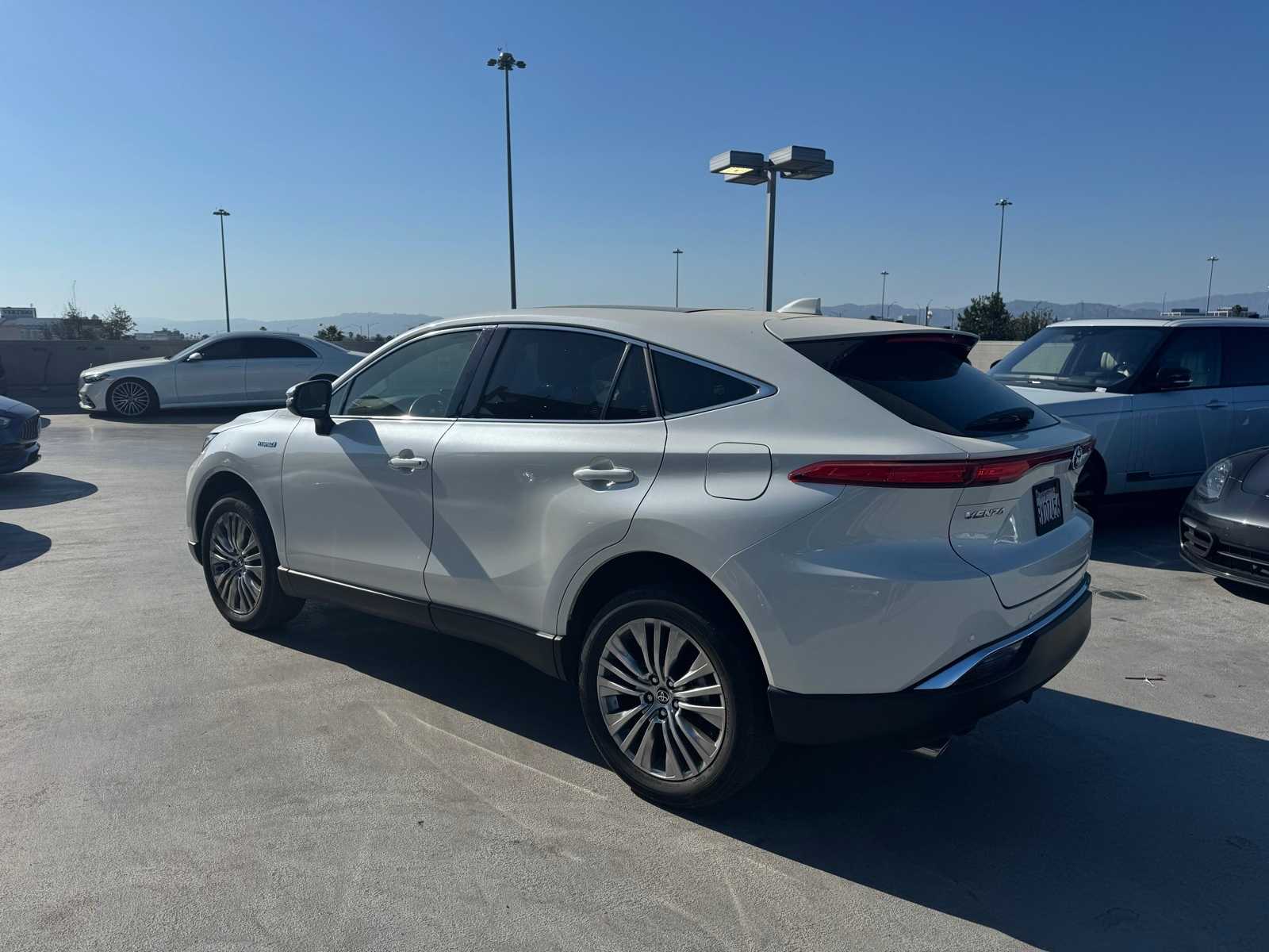 Thumbnail: 2021 Toyota Venza - 4