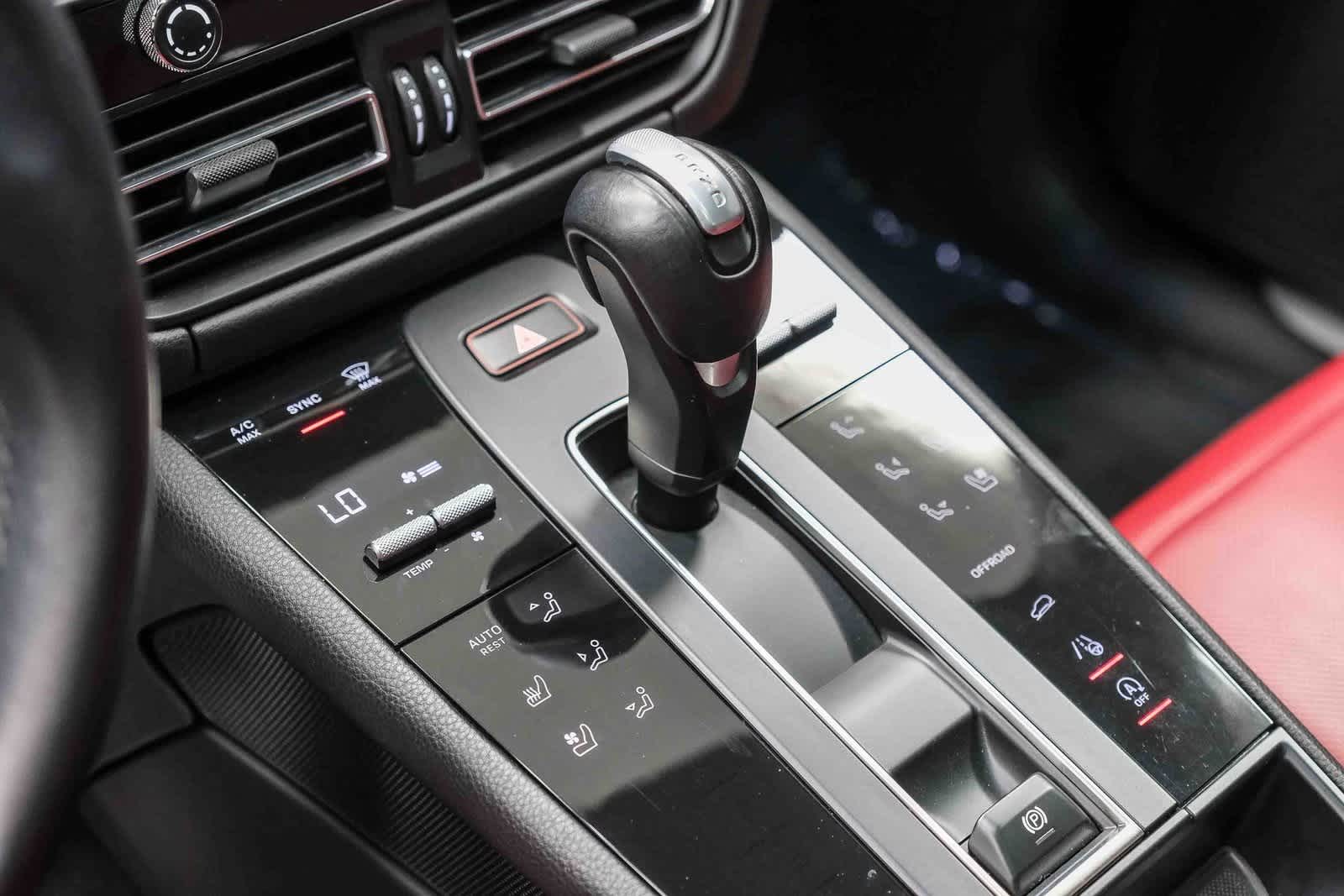 Thumbnail: 2024 Porsche Macan - 19