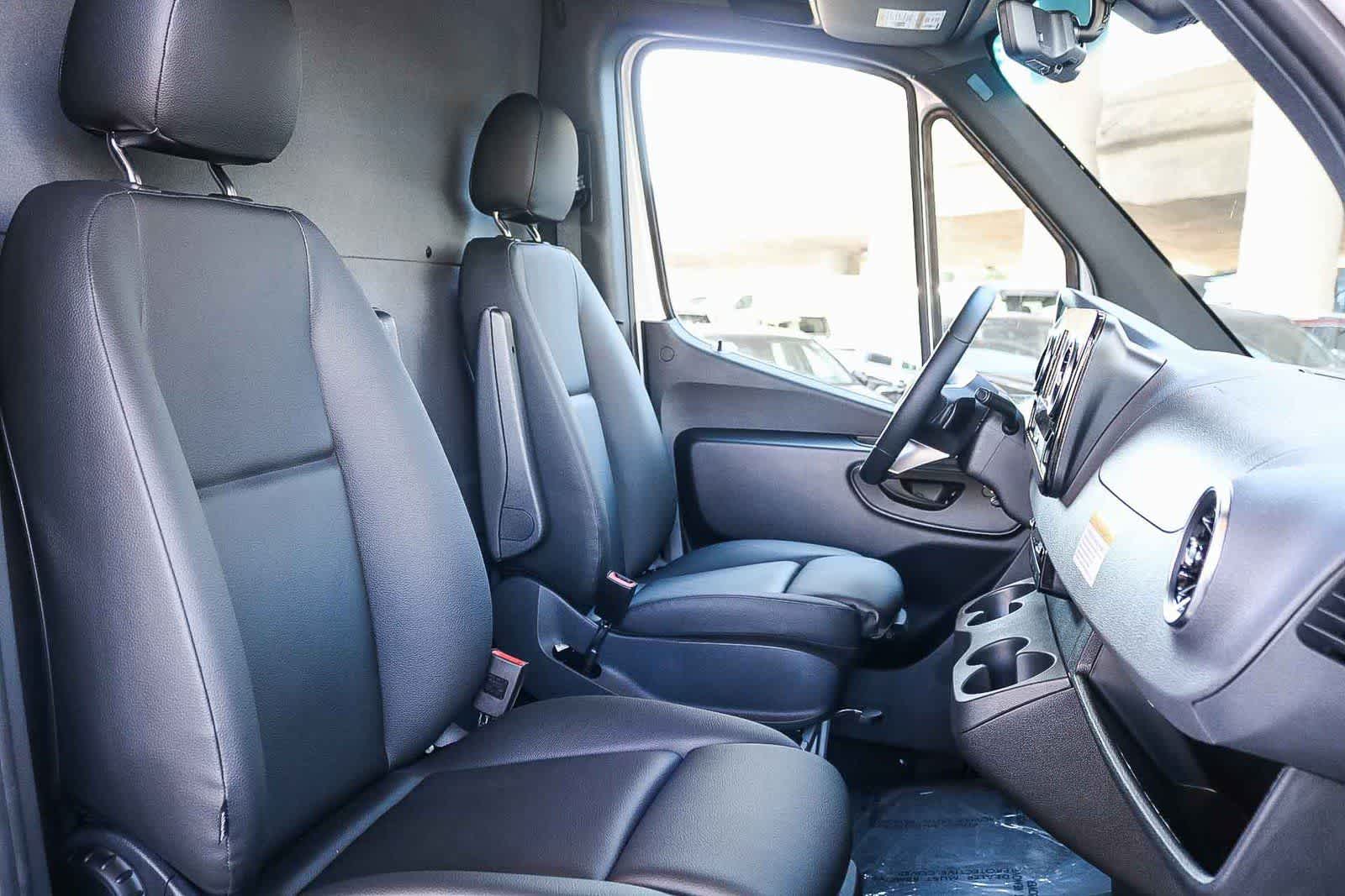 Thumbnail: 2024 Mercedes-Benz eSprinter - 16