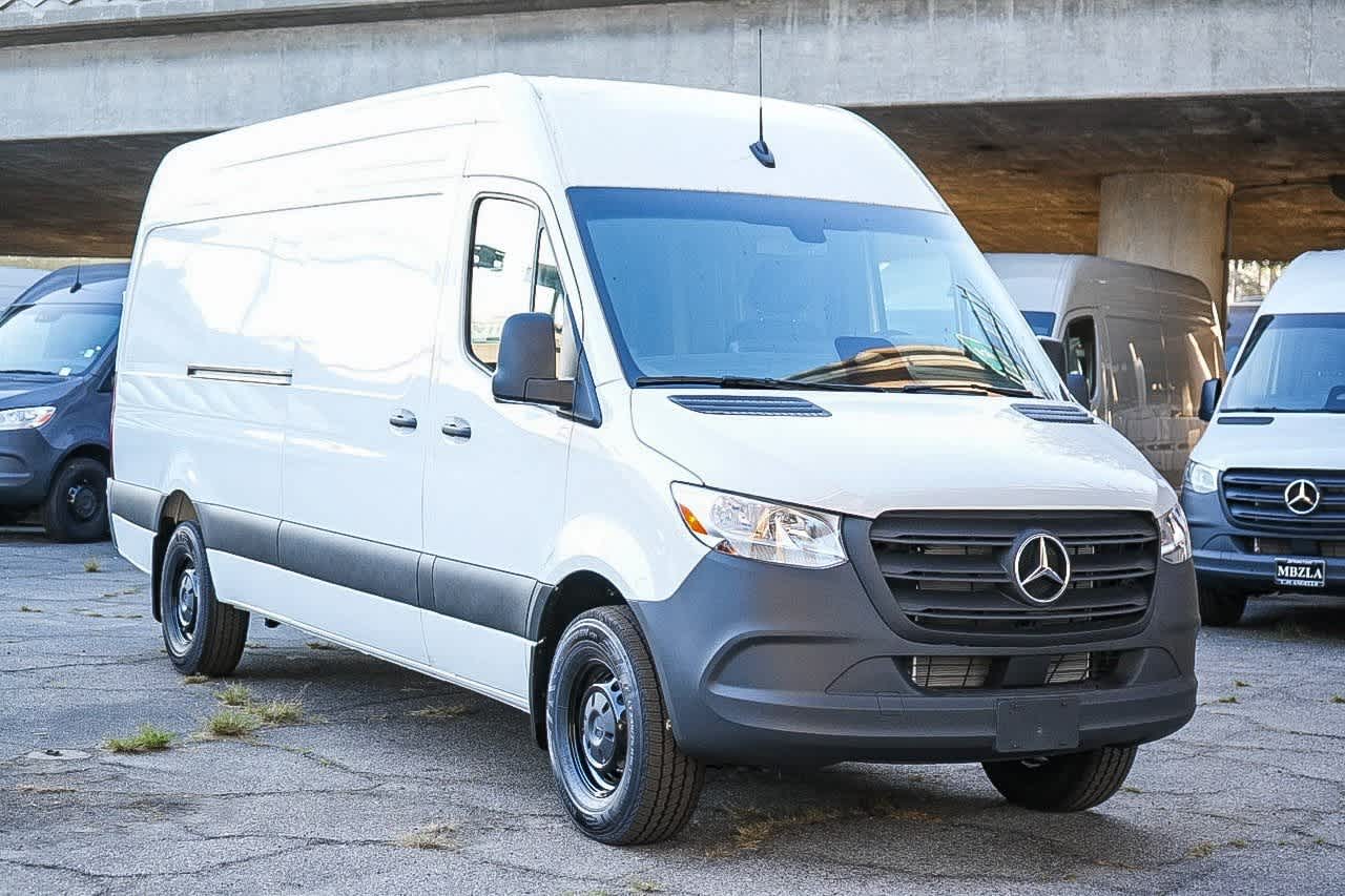 Thumbnail: 2026 Mercedes-Benz Sprinter - 3