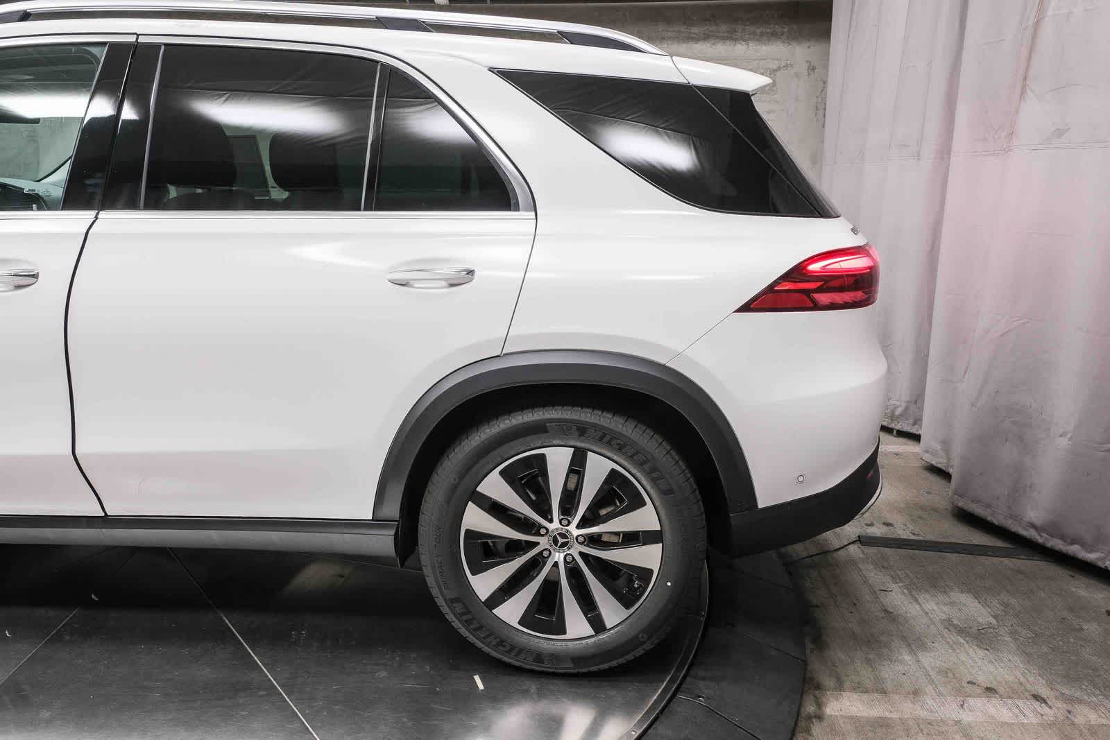 Thumbnail: 2026 Mercedes-Benz GLE - 8