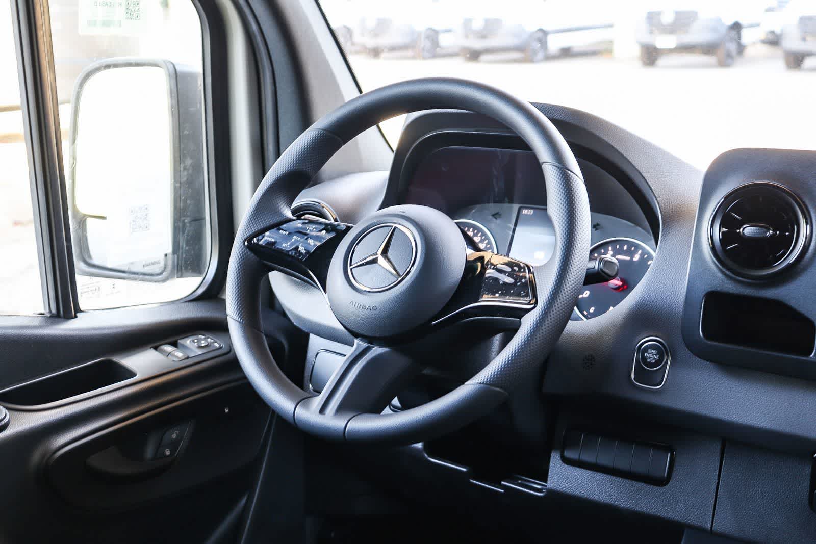 Thumbnail: 2026 Mercedes-Benz Sprinter - 14