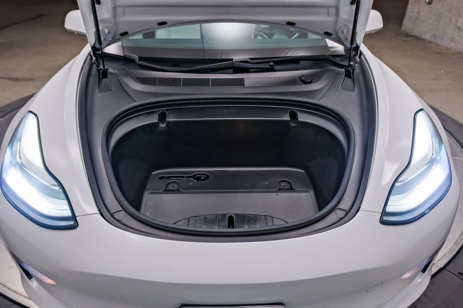 Thumbnail: 2020 Tesla Model 3 - 23