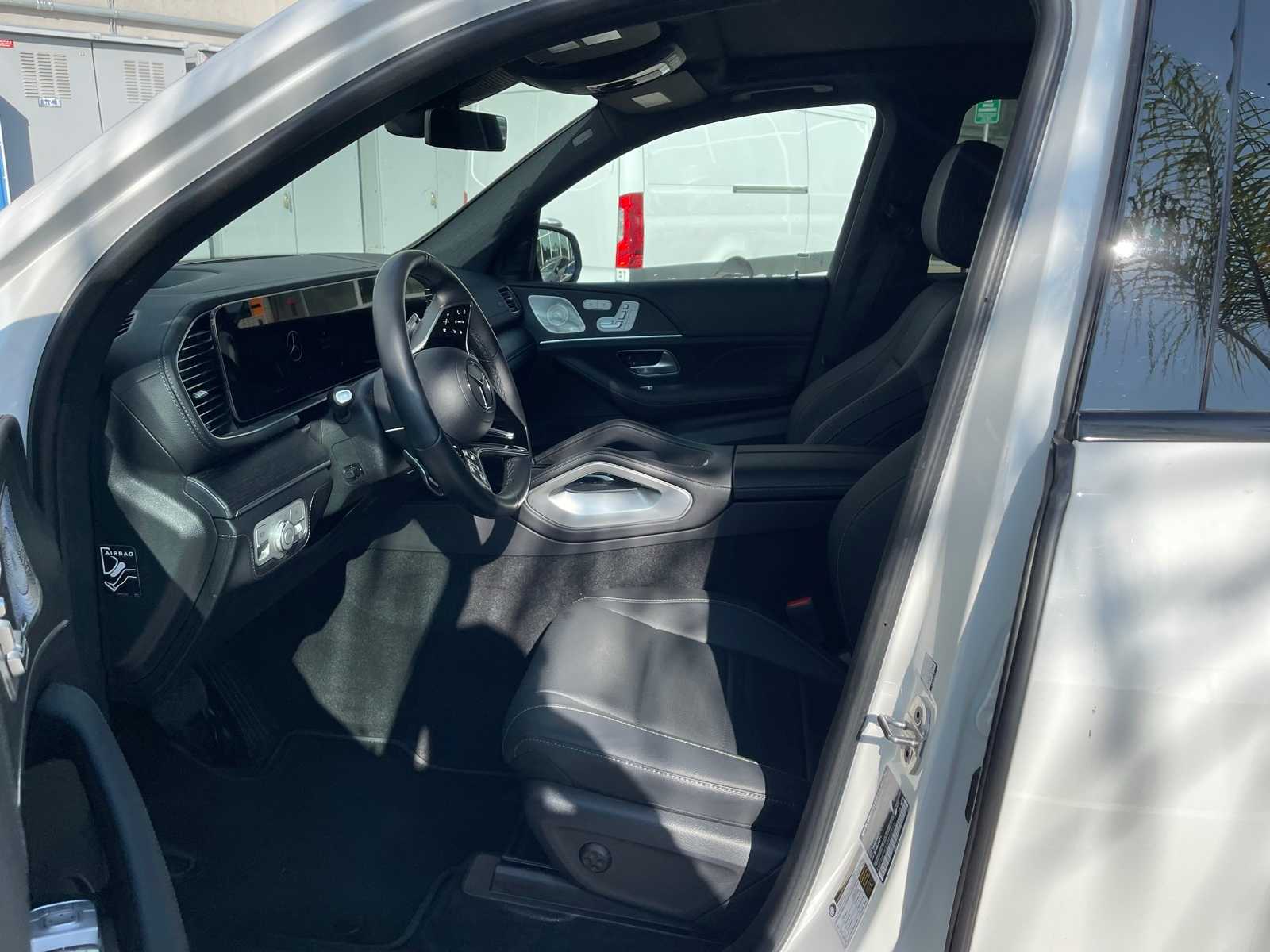 Thumbnail: 2025 Mercedes-Benz GLE - 7