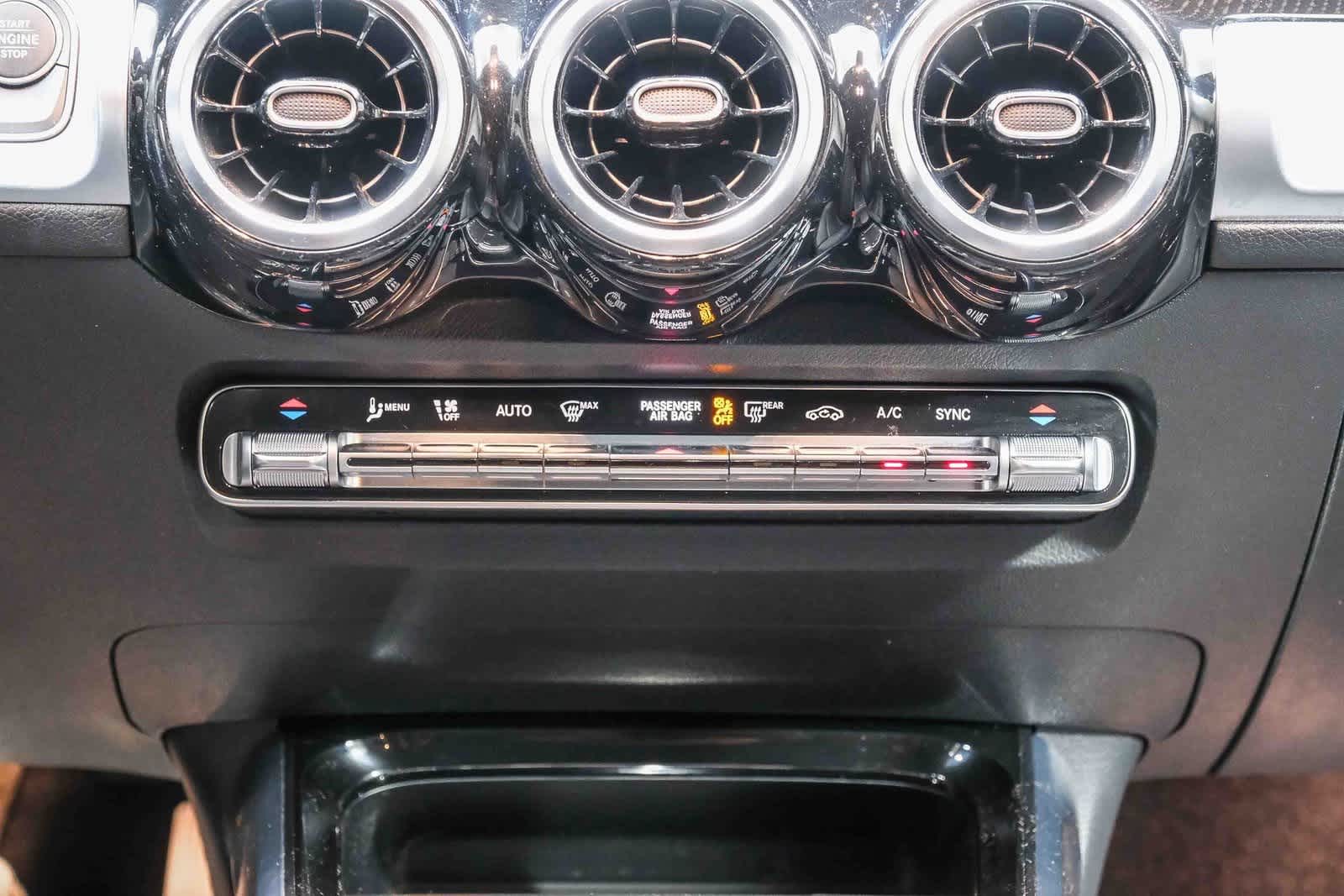 Thumbnail: 2022 Mercedes-Benz GLB - 15