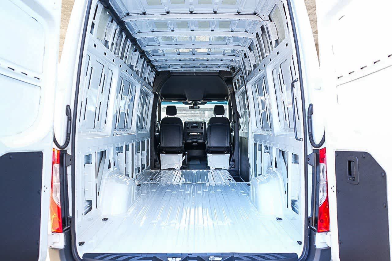 Thumbnail: 2026 Mercedes-Benz Sprinter - 23