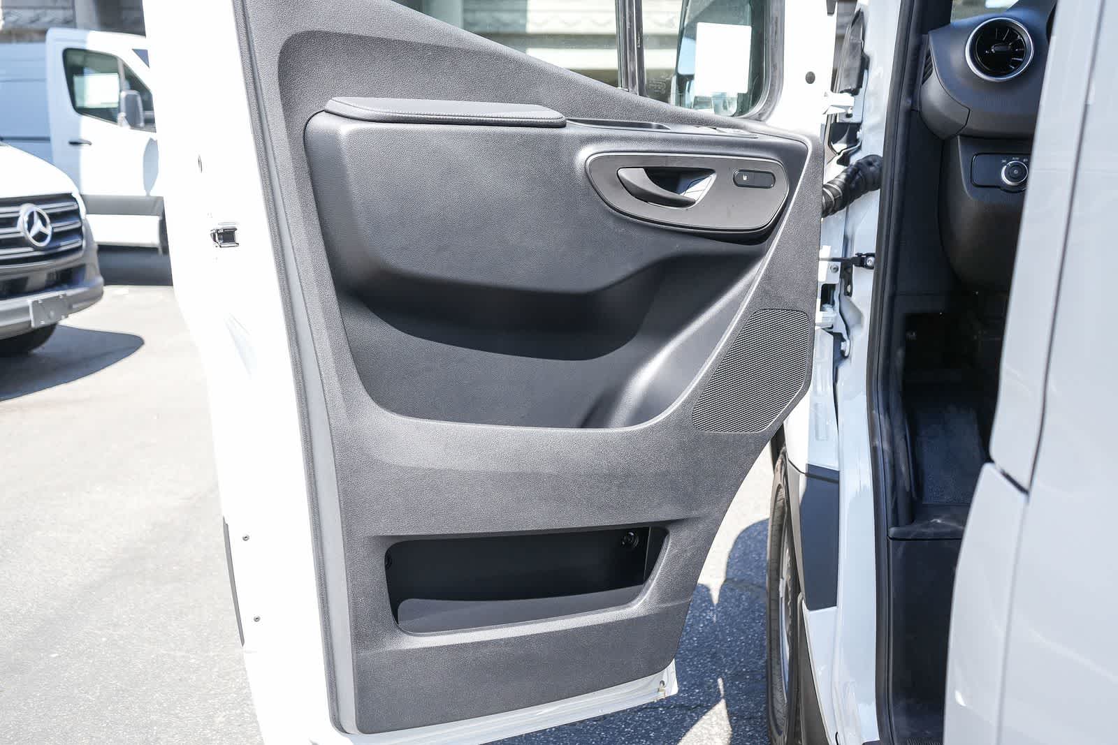 Thumbnail: 2026 Mercedes-Benz Sprinter - 22