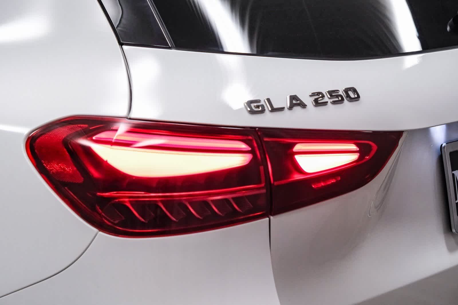 Thumbnail: 2025 Mercedes-Benz GLA - 4