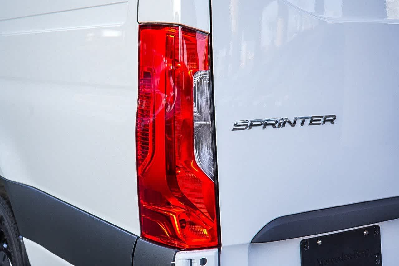 Thumbnail: 2026 Mercedes-Benz Sprinter - 9