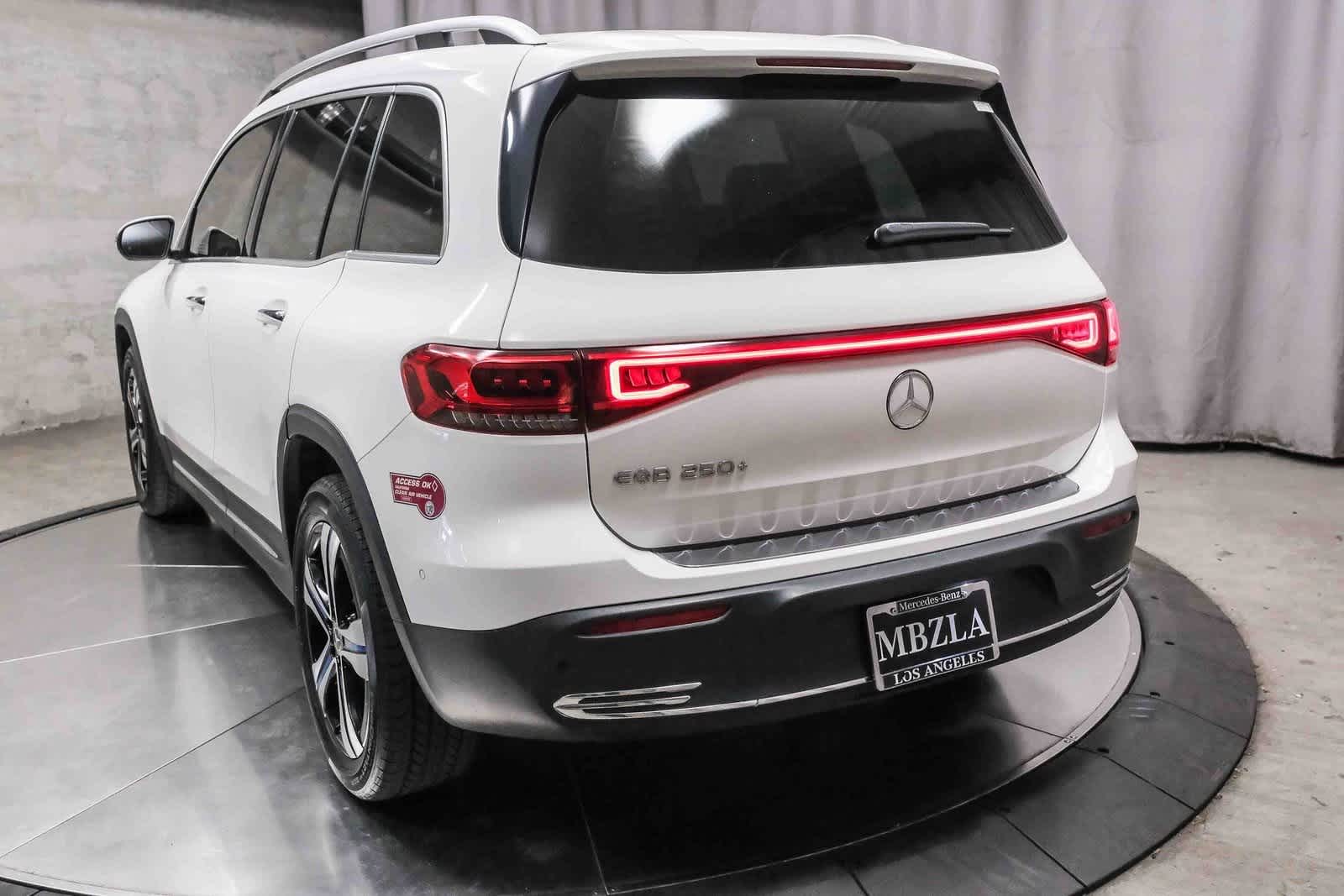 Thumbnail: 2023 Mercedes-Benz EQB - 8