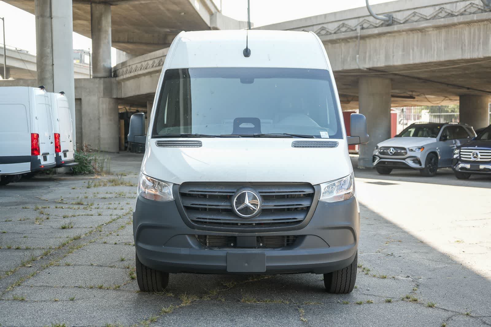 Thumbnail: 2025 Mercedes-Benz eSprinter - 2