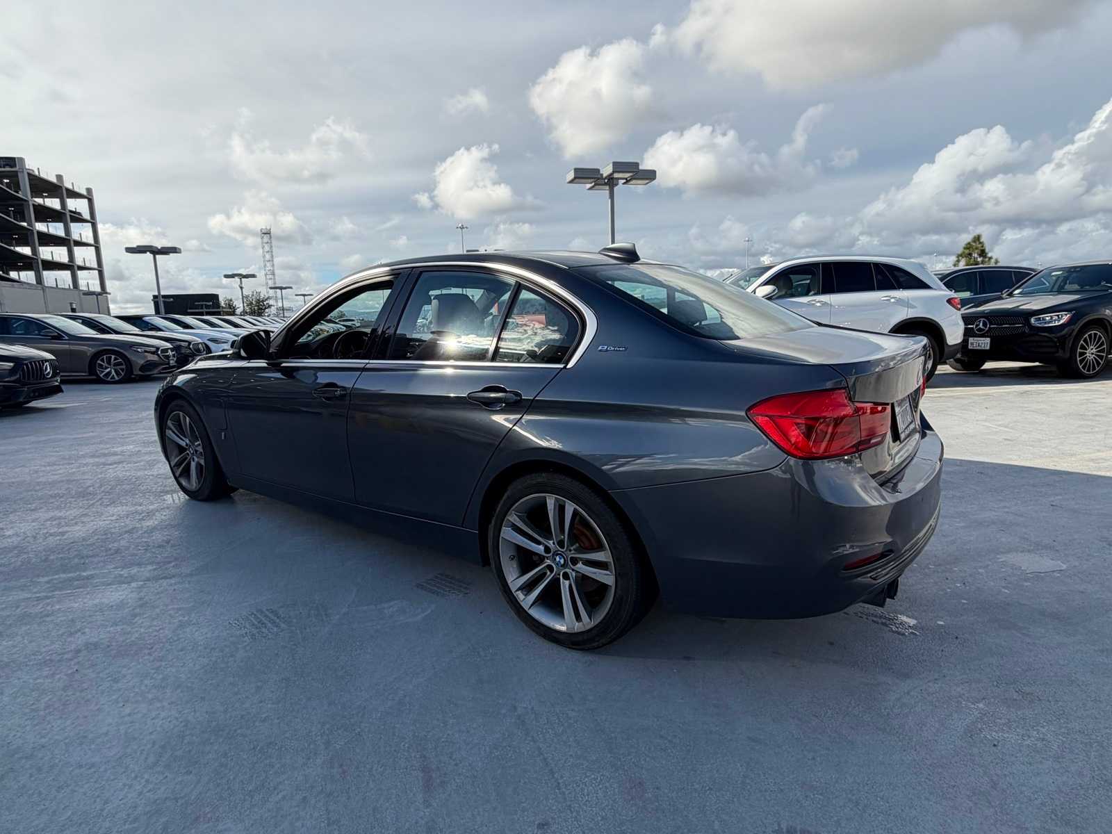 Thumbnail: 2017 BMW 3 Series - 3