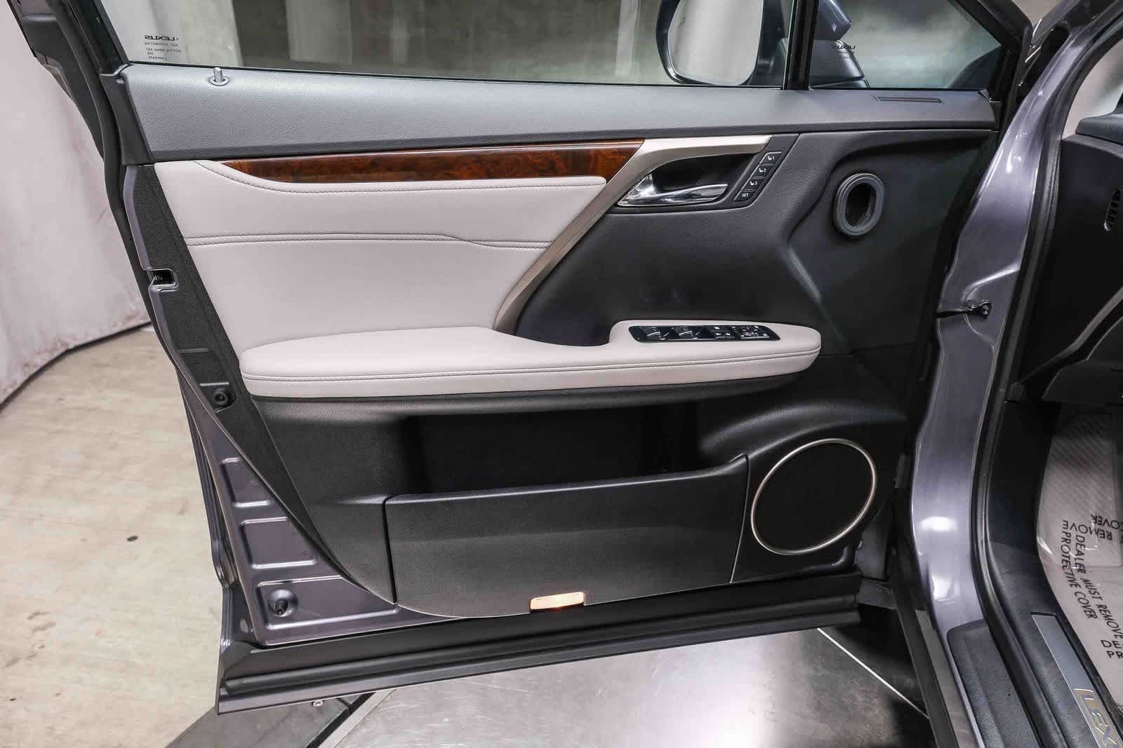 Thumbnail: 2017 Lexus RX - 27