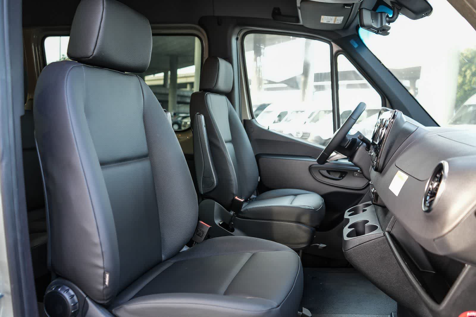 Thumbnail: 2026 Mercedes-Benz Sprinter - 16