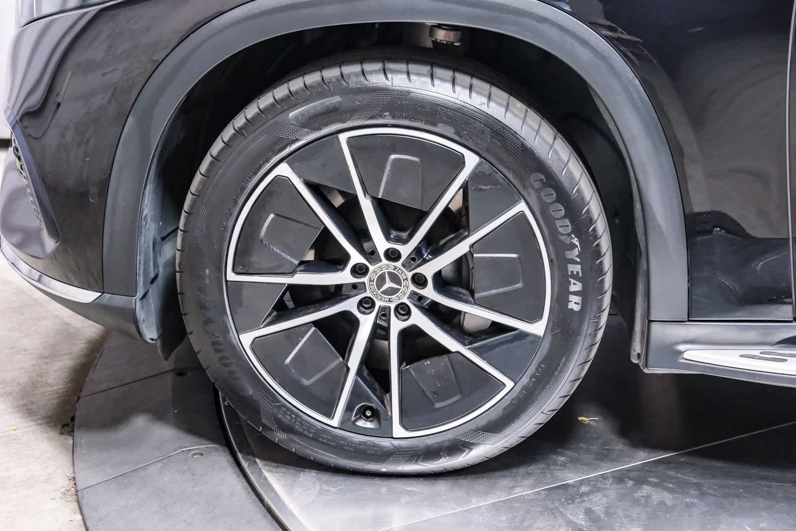 Thumbnail: 2023 Mercedes-Benz EQS - 10