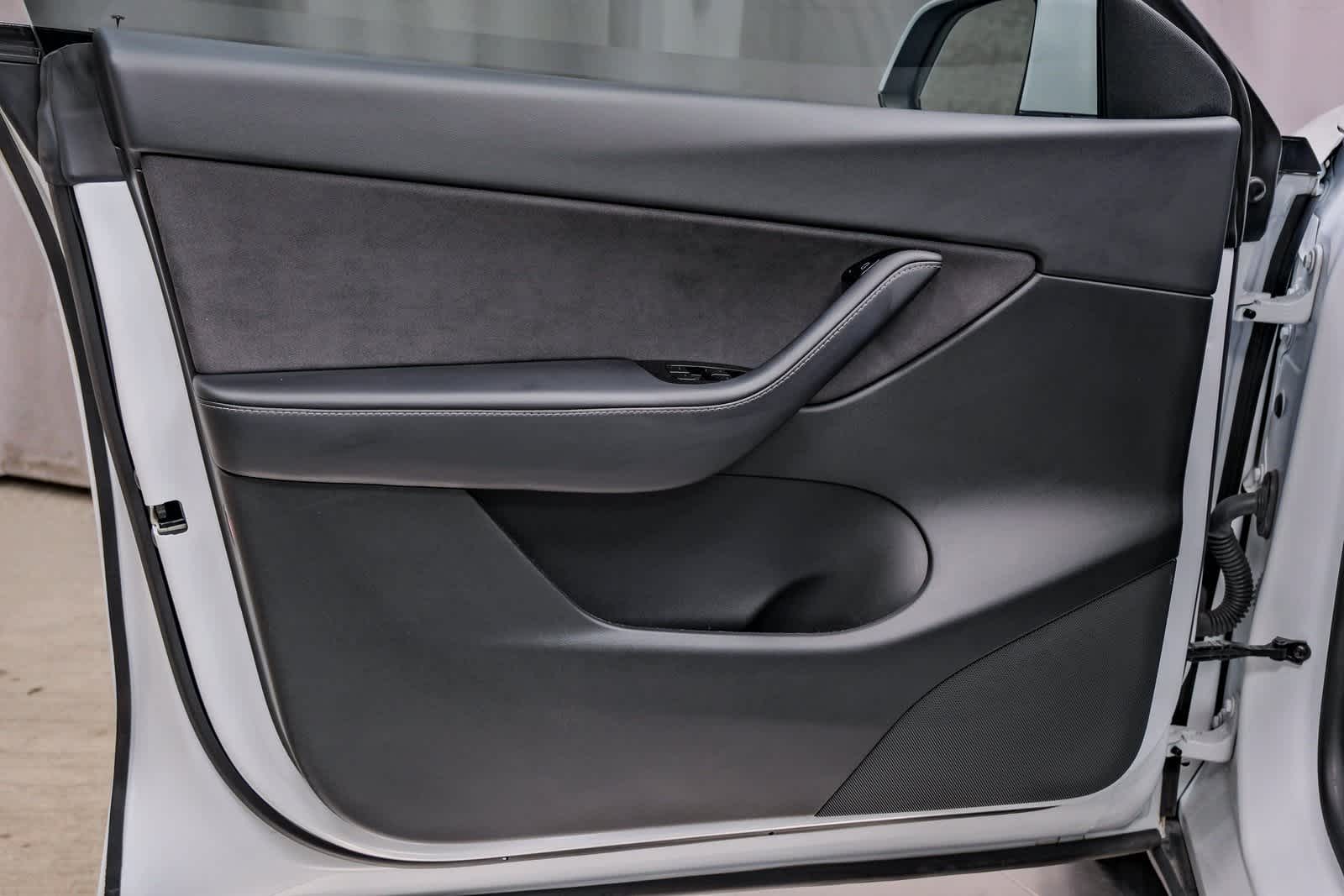 Thumbnail: 2020 Tesla Model Y - 21