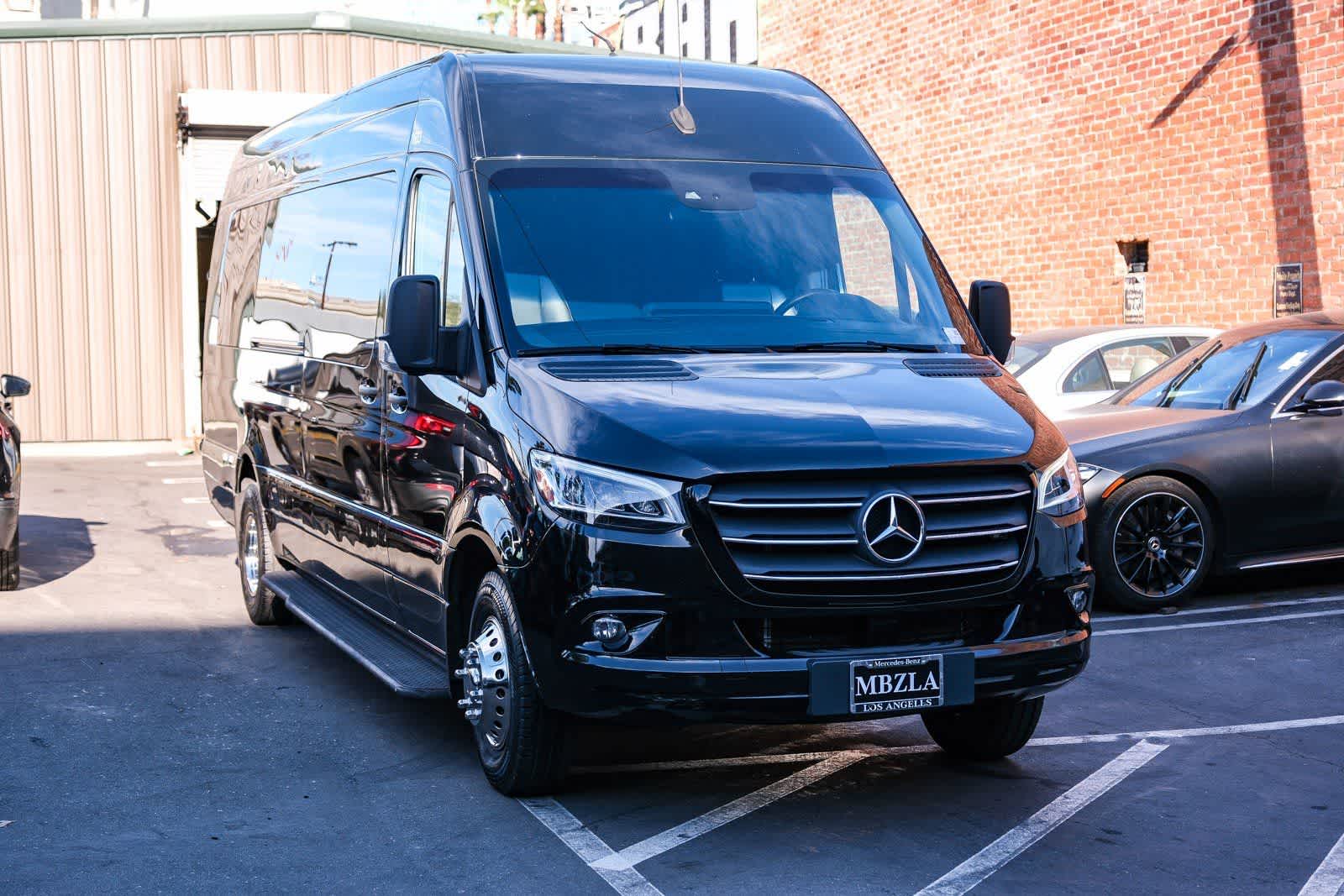 Thumbnail: 2023 Mercedes-Benz Sprinter - 4